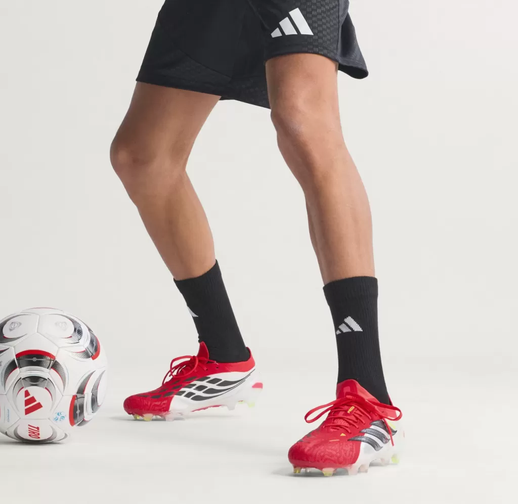 Бутсы профессиональные Adidas Predator Elite L FG